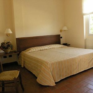Camera con letto king size